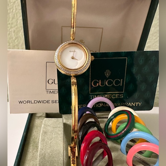 Near Mint~Gucci Interchangeable Bezel Watch W/Diamond Cut Bezel, Box, & Papers - Picture 5 of 16